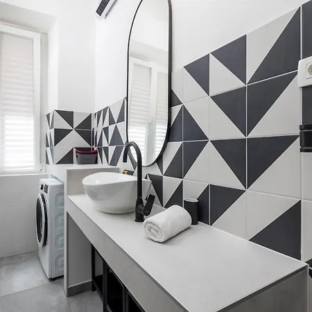 Brajda - 4 Bedroom Apartment *