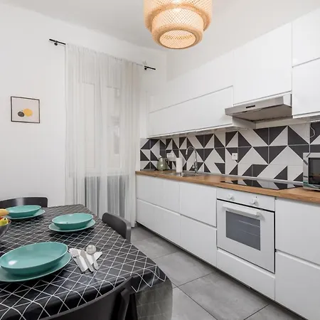 Brajda - 4 Bedroom Apartment *